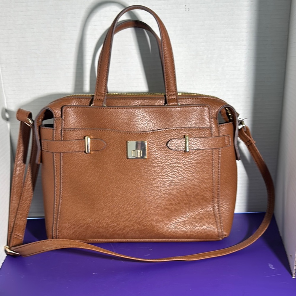 Elegant Tan Leather Handbag